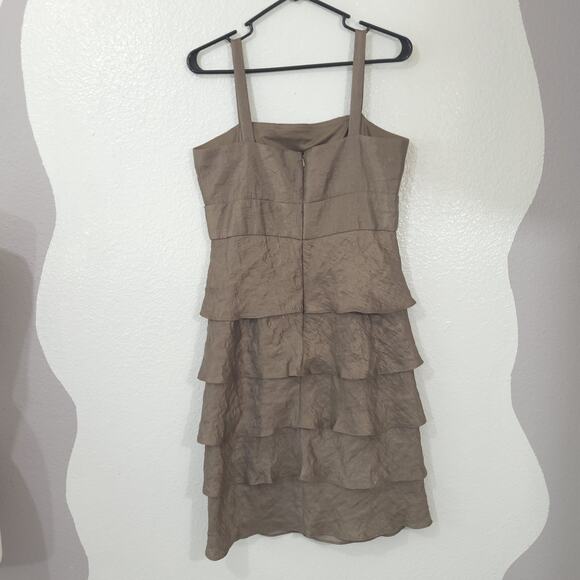 R&M Collection Dress Womens Size 10P Taupe Bronze Tiered Empire Waist Short - Picture 2 of 13